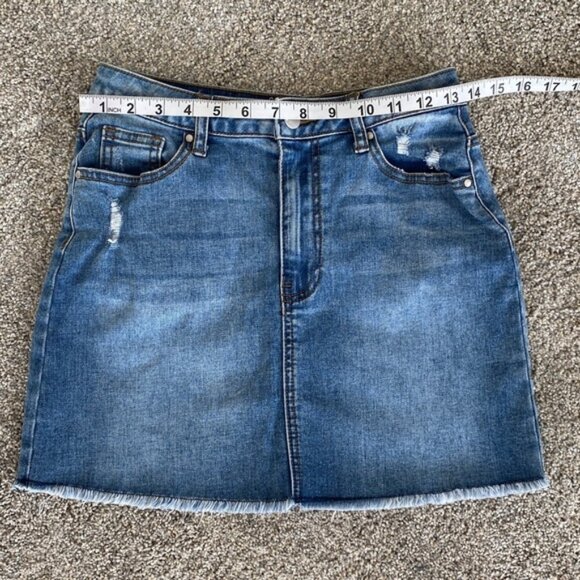 Harlow raw hem distressed stretch denim mini skirt. Women’s size S - Picture 7 of 7